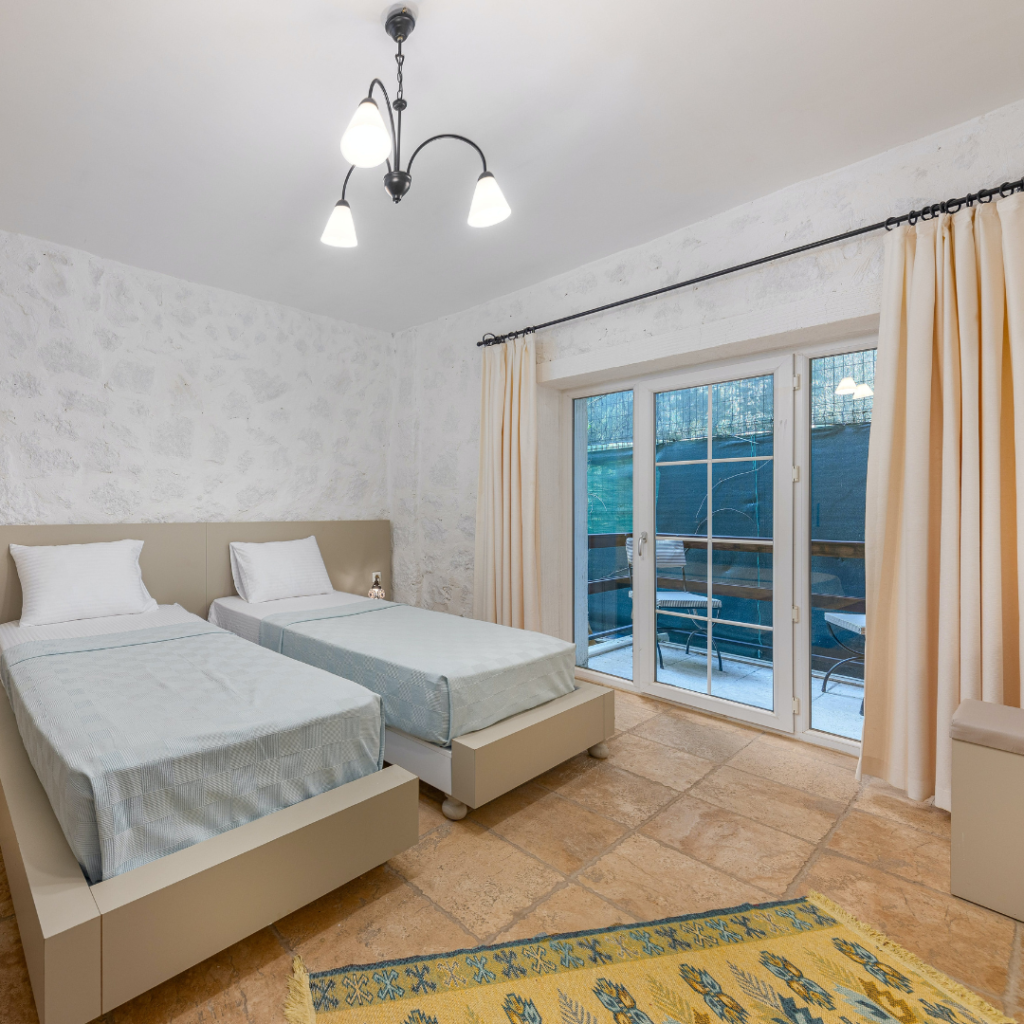 #1 Aluminium Sliding Windows Pune | GlassWin Windows & Railing Solutions Pune | 8484852425